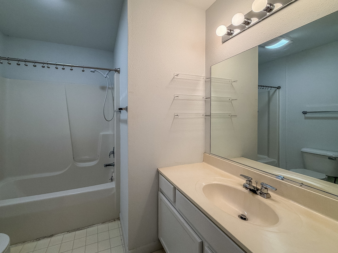 2404 Windward Boulevard, Unit 201 Champaign, IL 61821 - Photo 16 of 25