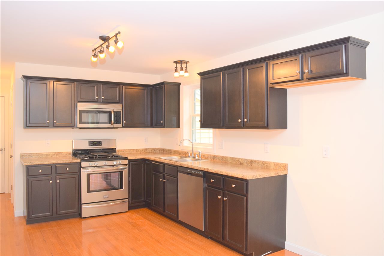 43 Miller's Farm Drive, Unit 36 Rochester, NH 03868 - Photo 2 of 9