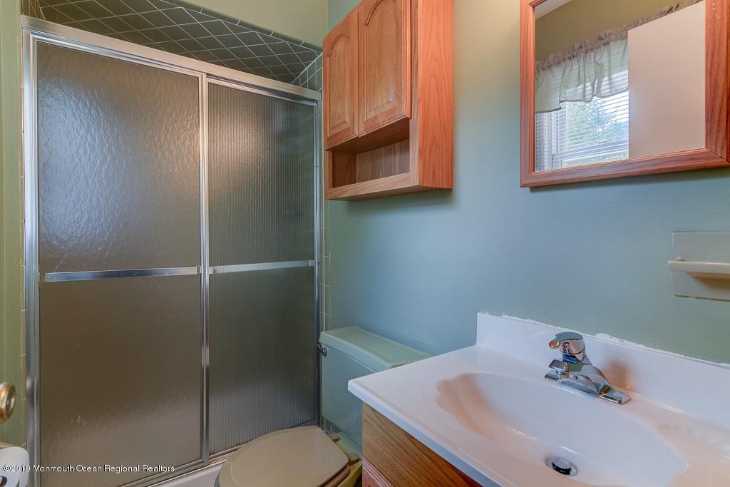 2293 Lanes Mill Road Brick, NJ 08724 - Photo 10 of 17 Master Bath