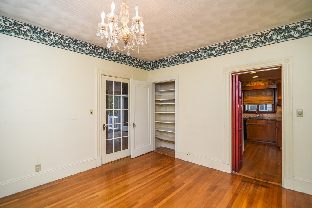 121 Court Road Winthrop, MA 02152 - Photo 5 of 24 Gallery Image 5