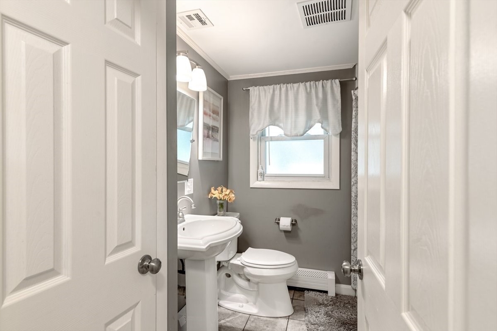 52 Burpee Road Swampscott, MA 01907 - Photo 13 of 31 Gallery Image 13