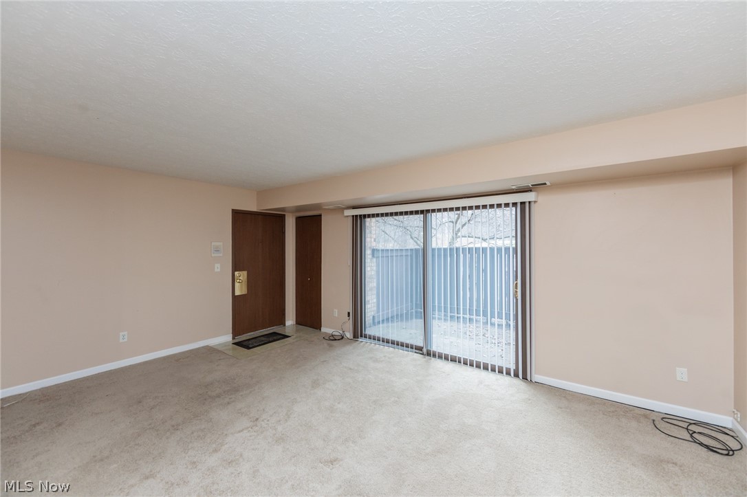 3265 Mayfield Road, Unit 29 Cleveland, OH 44118 - Photo 3 of 44