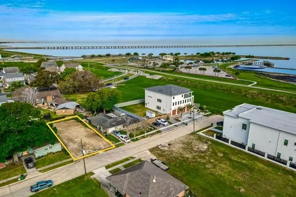 $350,000 | 1508 Poinsettia Drive, Metairie, LA 70005