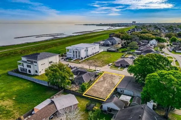 $350,000 | 1508 Poinsettia Drive, Metairie, LA 70005