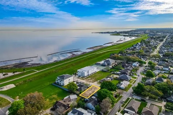 $350,000 | 1508 Poinsettia Drive, Metairie, LA 70005