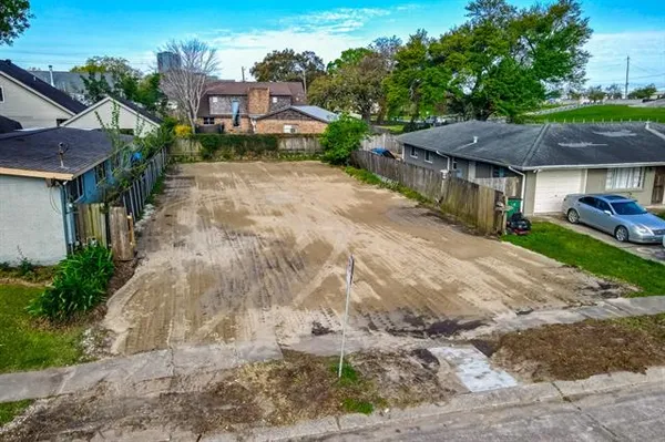 $350,000 | 1508 Poinsettia Drive, Metairie, LA 70005