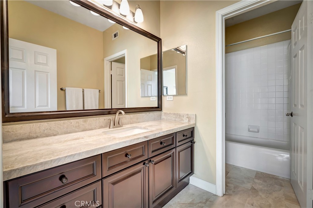 3980 Leighton Point Road Calabasas, CA 91301 - Photo 30 of 54 bedroom 2 en suite