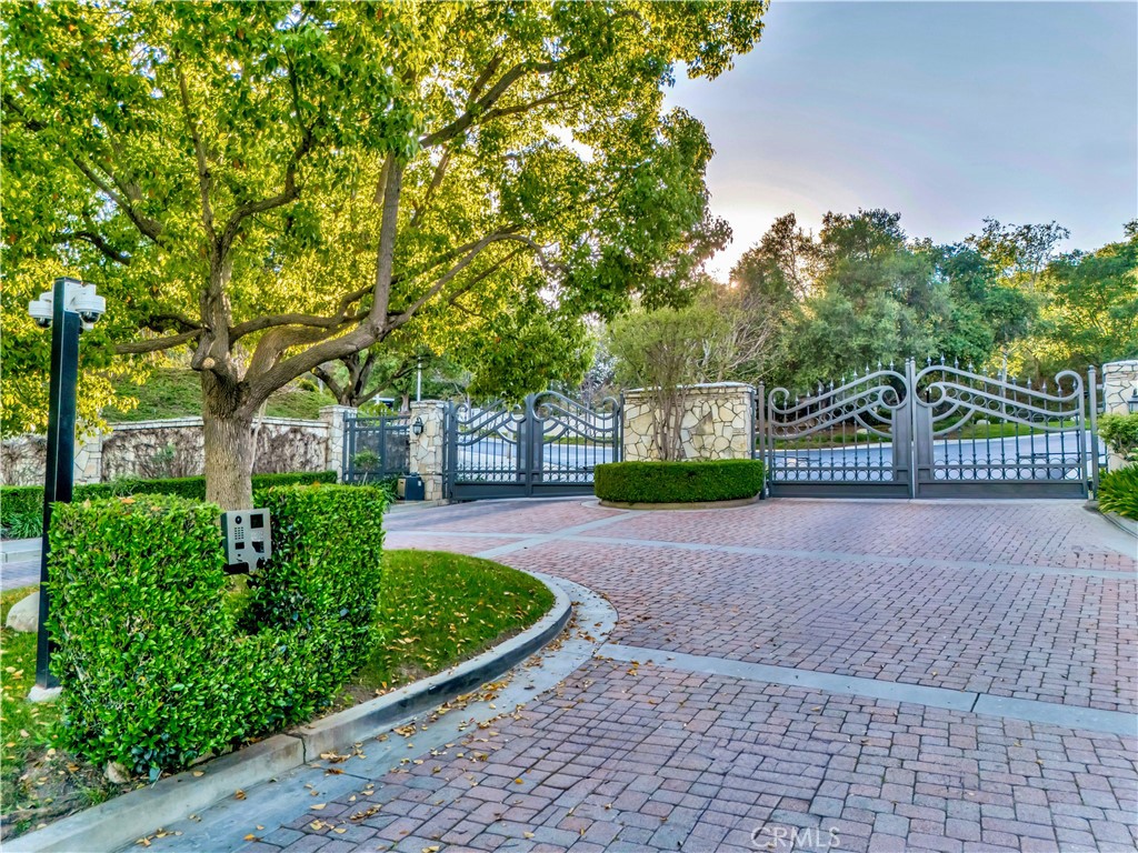 3980 Leighton Point Road Calabasas, CA 91301 - Photo 4 of 54