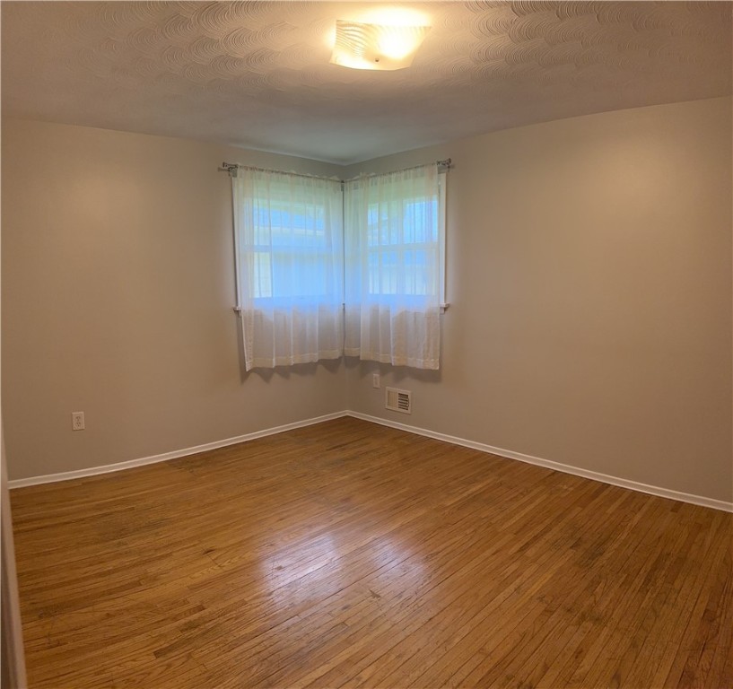 51 Leicestershire Road Irondequoit, NY 14621 - Photo 13 of 33