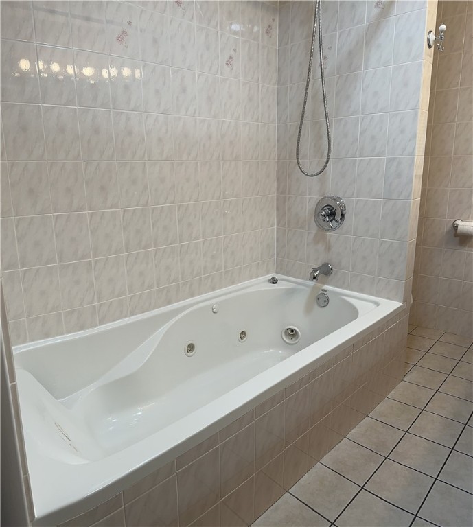 51 Leicestershire Road Irondequoit, NY 14621 - Photo 15 of 33