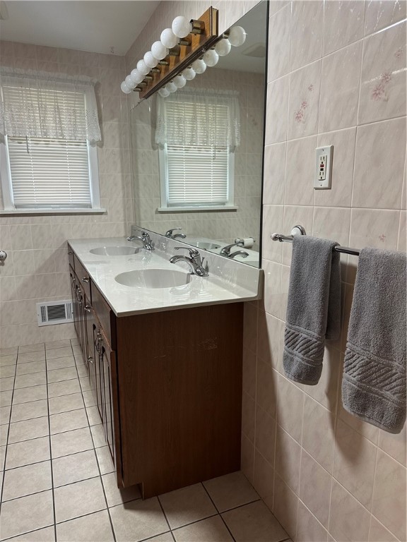 51 Leicestershire Road Irondequoit, NY 14621 - Photo 16 of 33