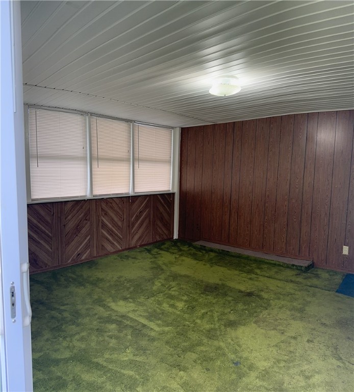 51 Leicestershire Road Irondequoit, NY 14621 - Photo 25 of 33