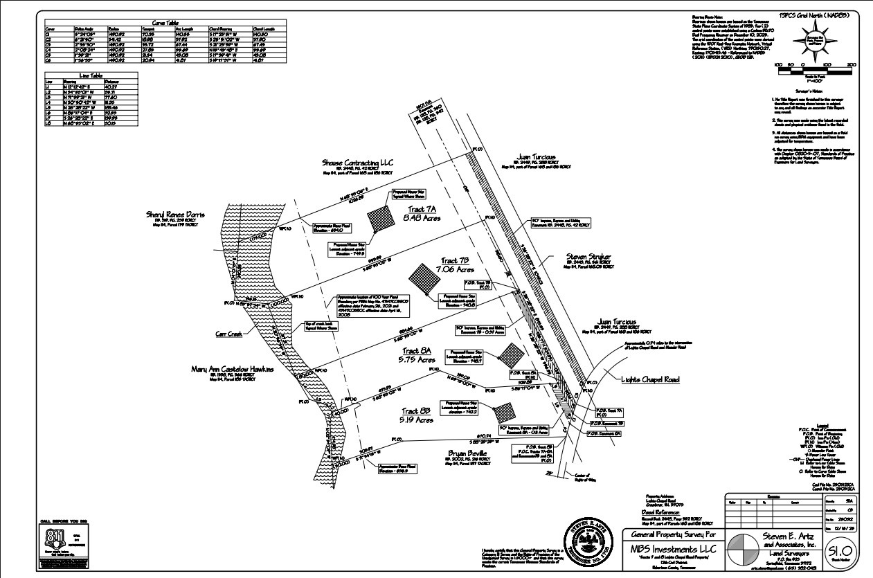 a picture of a book shelf