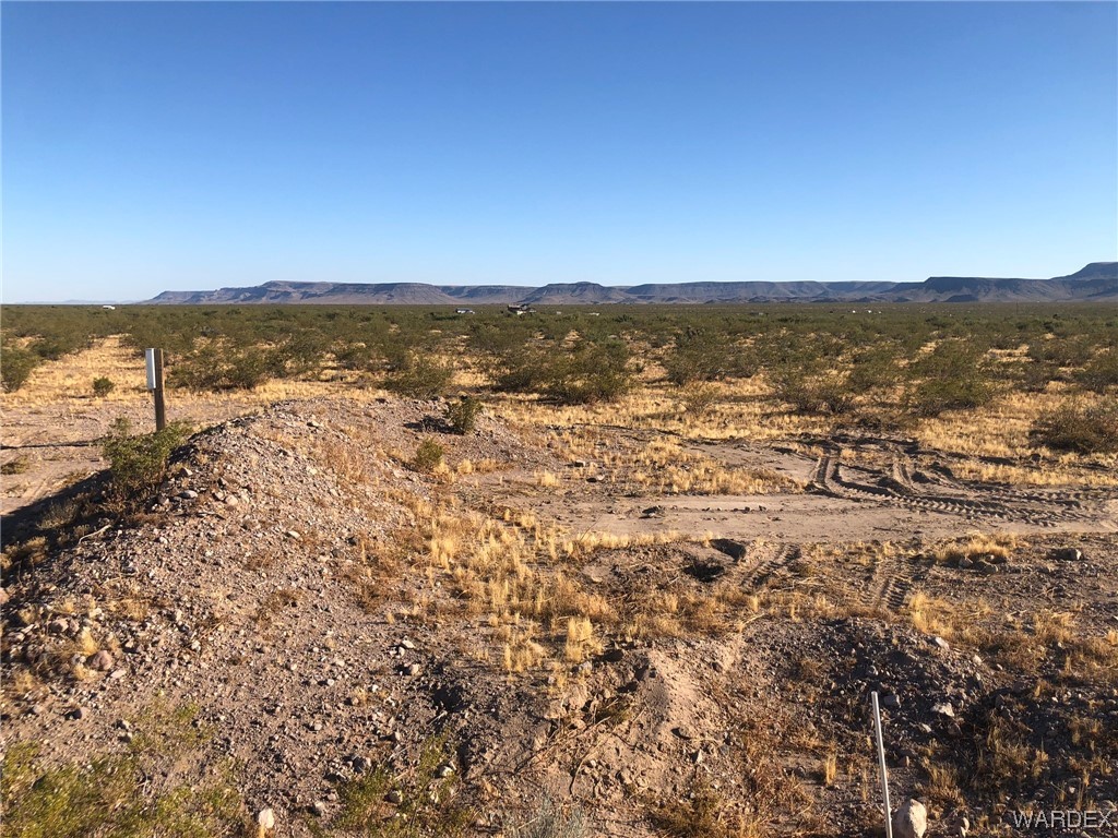 6059 Rawhide Road Golden Valley, AZ 86413 - Photo 8 of 11