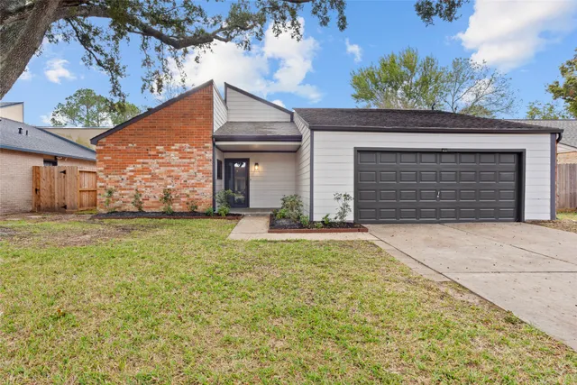 $288,800 | 15818 Dunmoor Drive, Houston, TX 77059