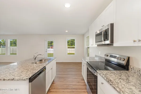 $319,995 | 17 West Emily Gardens Drive, Selma, NC 27576