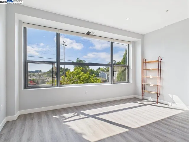 $2,495 | 1001 46th Street, Unit 220, Emeryville, CA 94608
