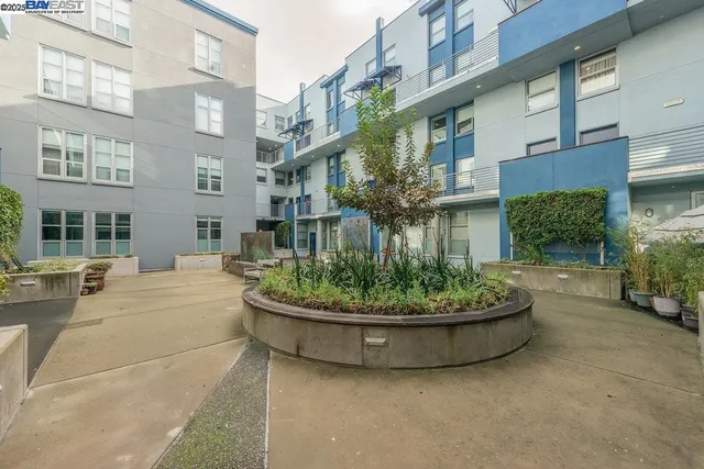 $2,495 | 1001 46th Street, Unit 220, Emeryville, CA 94608