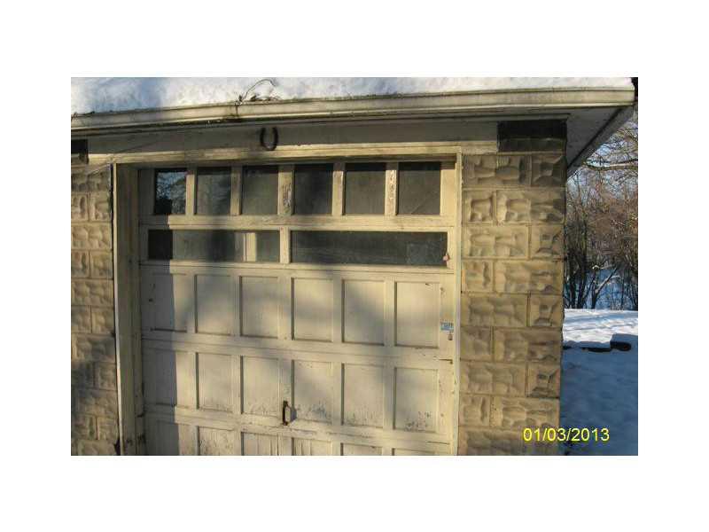 1034 S Road Pittsburgh, PA 15209 - Photo 2 of 16 Parking Lot/Garage.