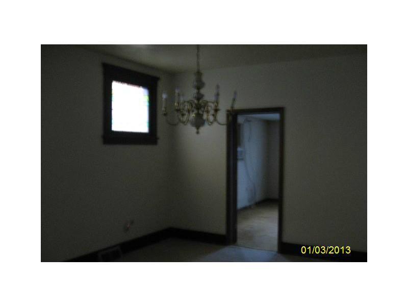 1034 S Road Pittsburgh, PA 15209 - Photo 4 of 16 Dining Room.