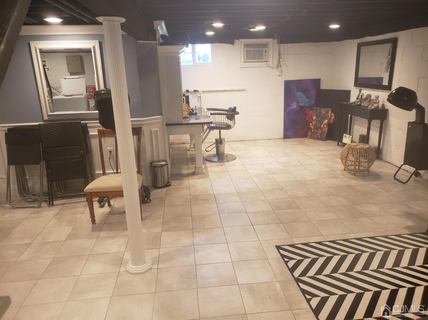 10 Fishel Road Edison, NJ 08820 - Photo 11 of 11 a lobby with furniture and a mirror