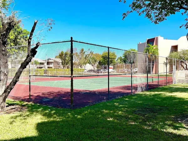 $2,400 | 13715 Kendale Lakes Circle, Unit A308, Miami, FL 33183