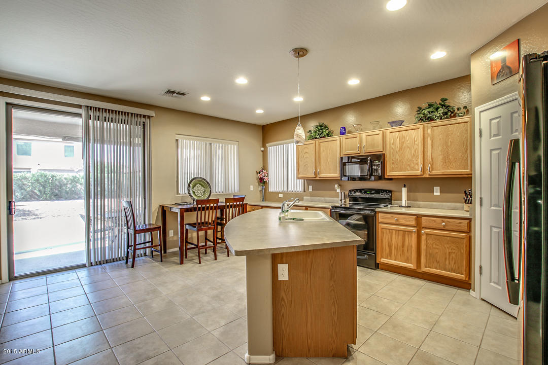 13844 West Redfield Road Surprise, AZ 85379 - Photo 10 of 33 Redfield-10