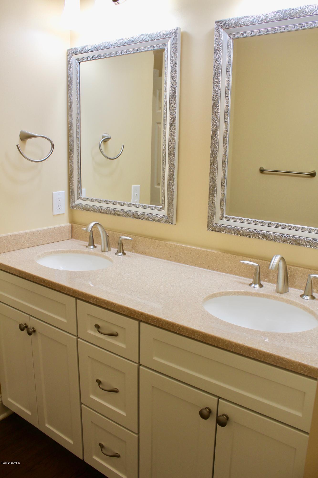 284 Barker Road Pittsfield, MA 01201 - Photo 23 of 42 IMG_4767