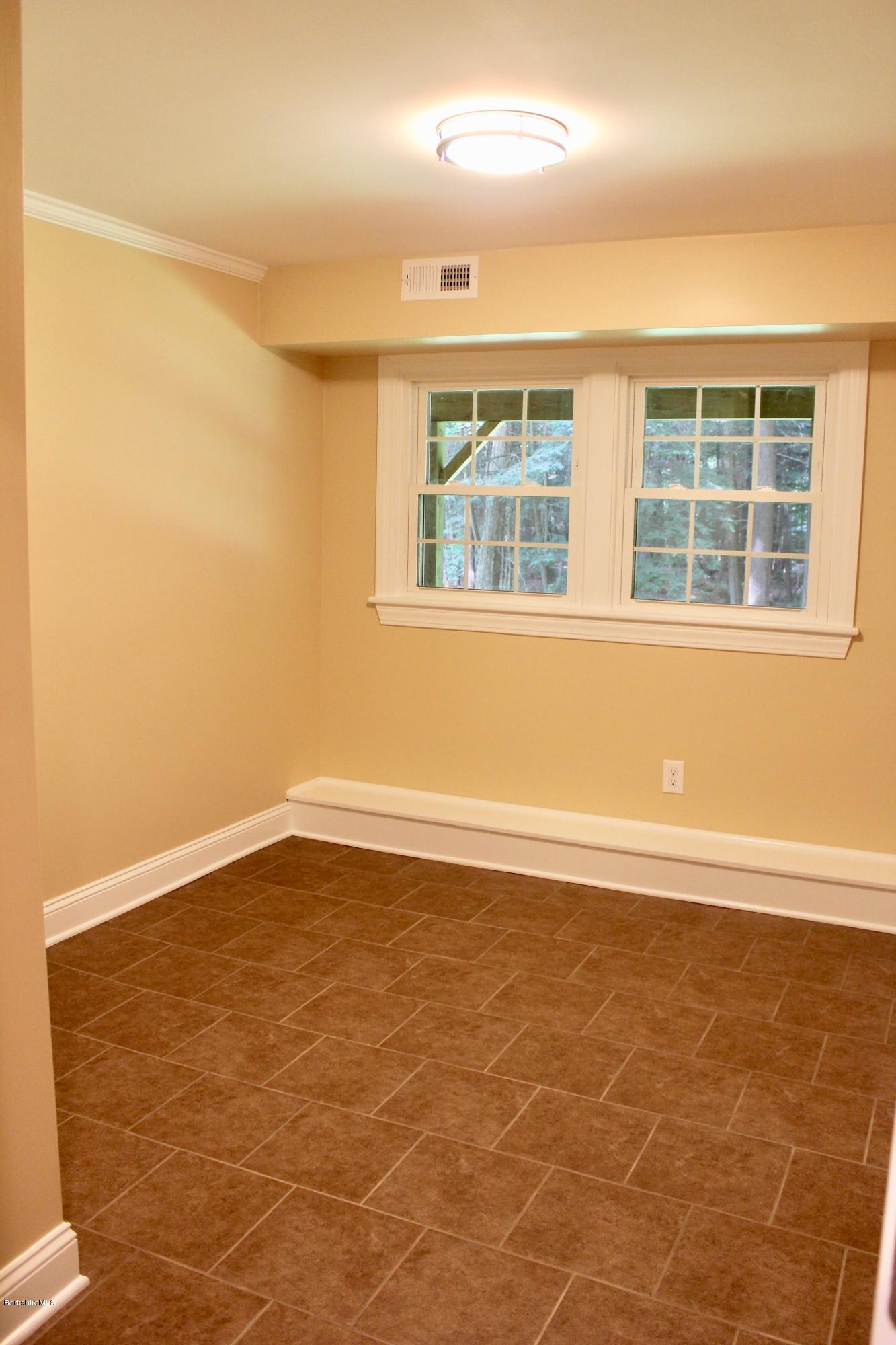 284 Barker Road Pittsfield, MA 01201 - Photo 29 of 42 IMG_4781