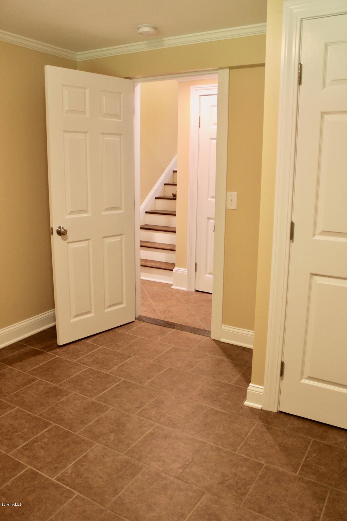 284 Barker Road Pittsfield, MA 01201 - Photo 30 of 42 IMG_4791