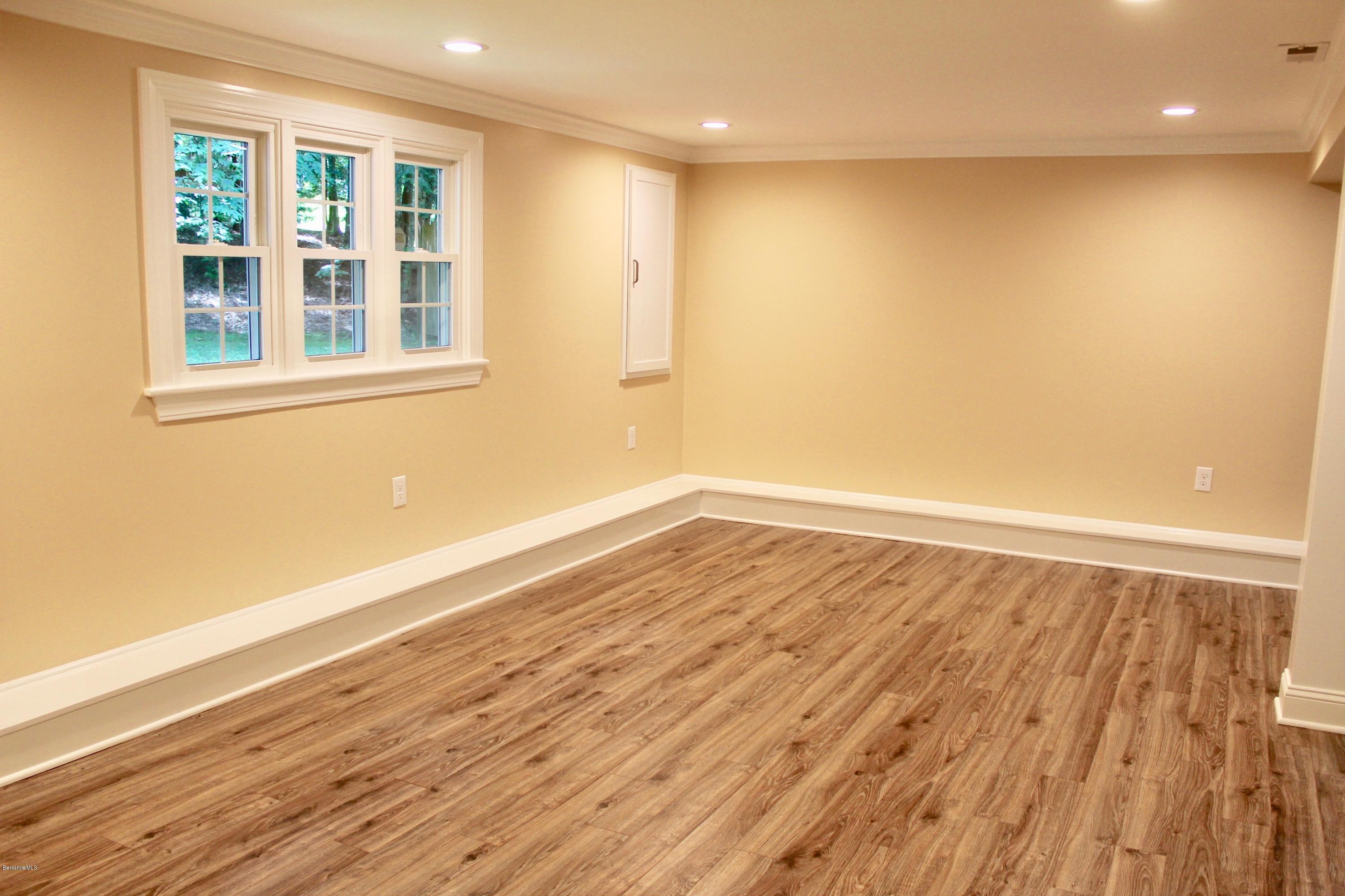 284 Barker Road Pittsfield, MA 01201 - Photo 31 of 42 IMG_4782