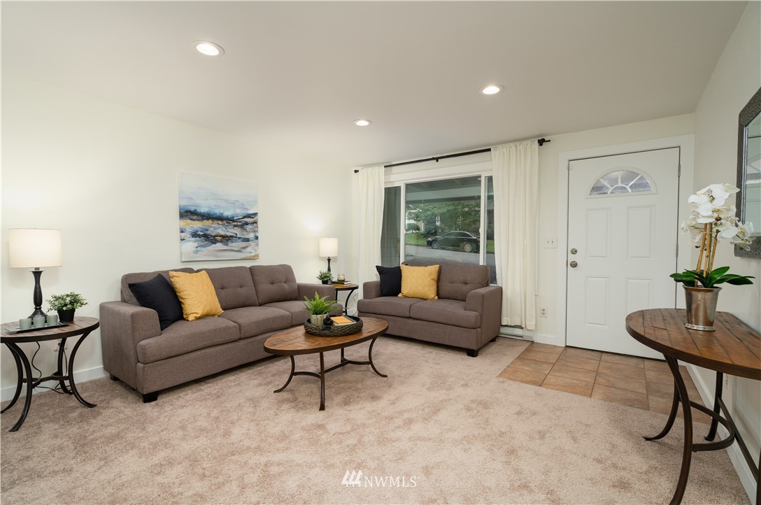 3410 198th Place Southeast Bothell, WA 98012 - Photo 5 of 27 Gallery Image 5