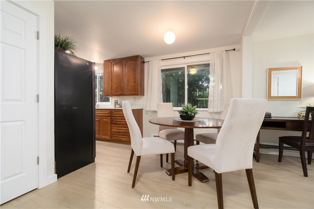 3410 198th Place Southeast Bothell, WA 98012 - Photo 10 of 27 Gallery Image 10