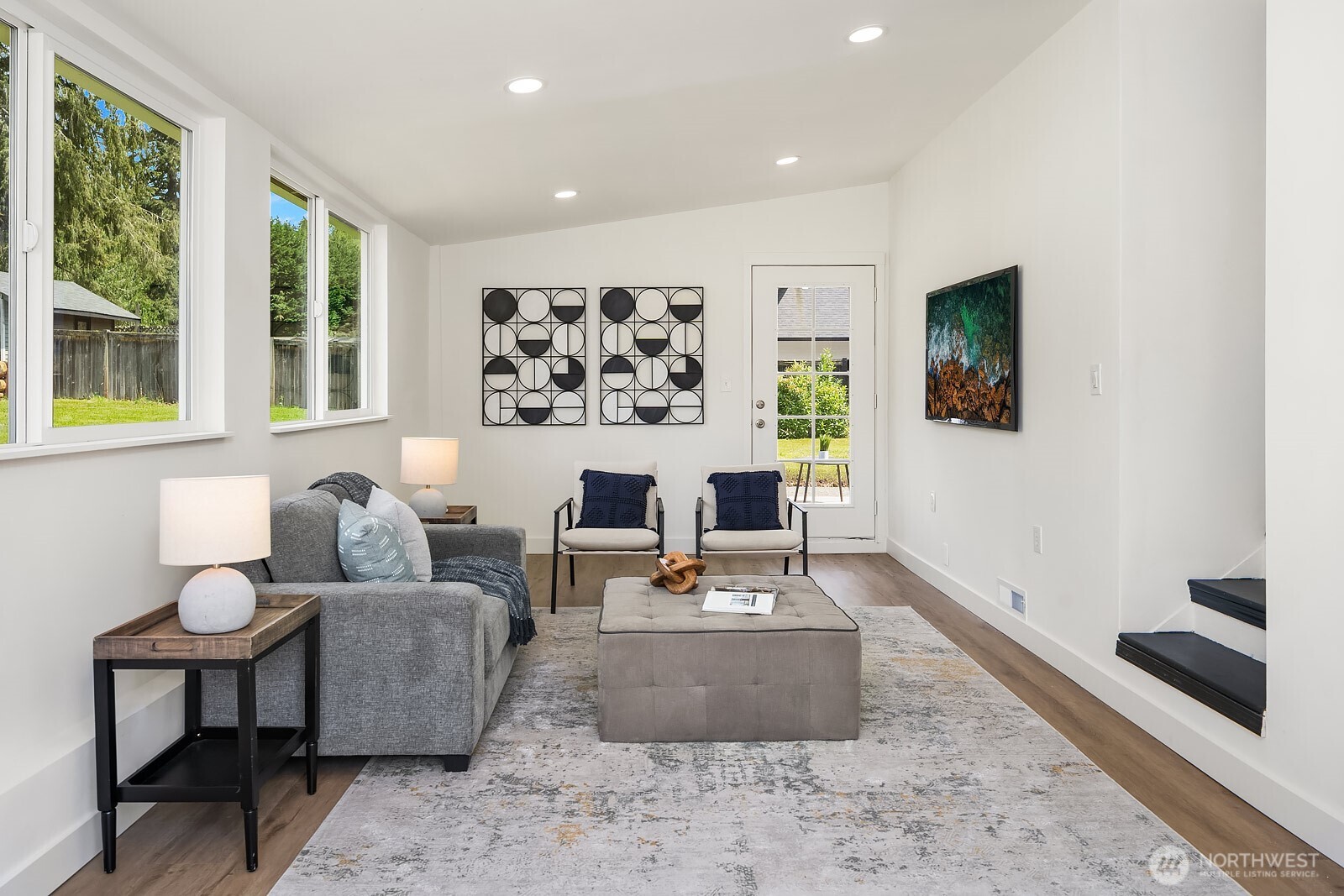 21614 Southeast May Valley Road Issaquah, WA 98027 - Photo 15 of 35