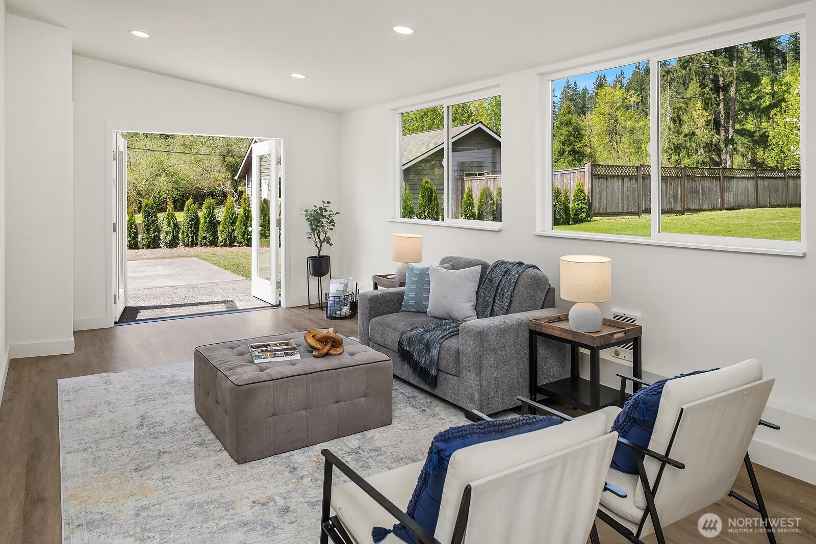 21614 Southeast May Valley Road Issaquah, WA 98027 - Photo 17 of 35