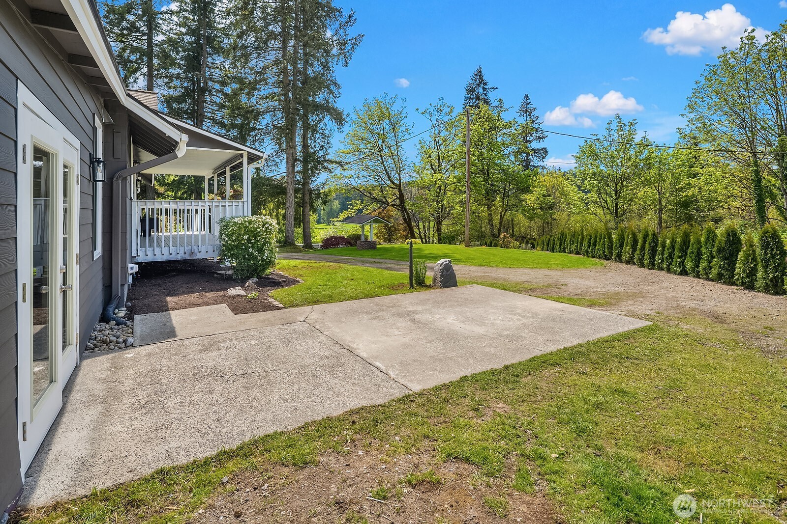 21614 Southeast May Valley Road Issaquah, WA 98027 - Photo 18 of 35