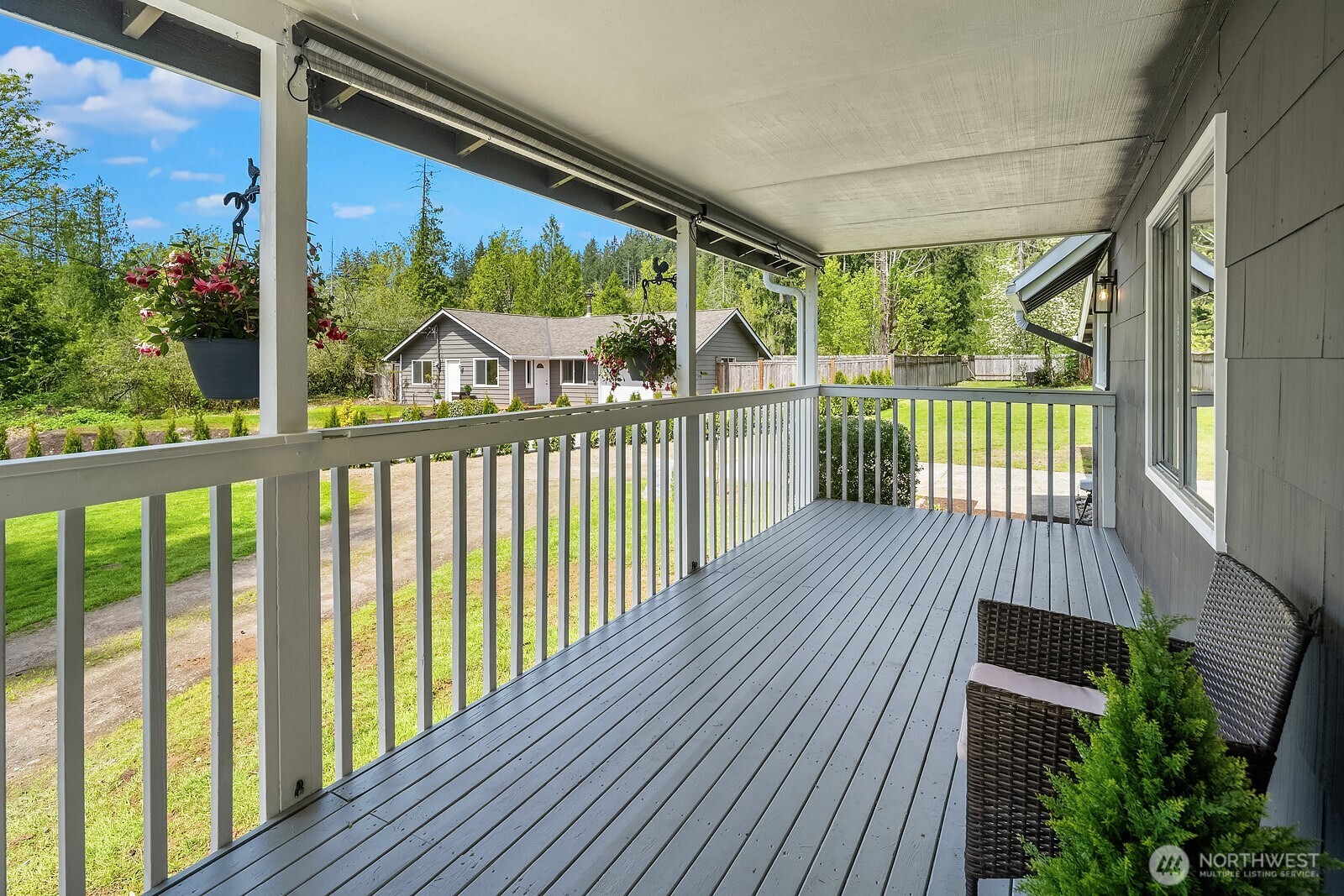 21614 Southeast May Valley Road Issaquah, WA 98027 - Photo 3 of 35