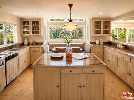 $3,195,000 | 1030 North Kenter Avenue, Los Angeles, CA 90049