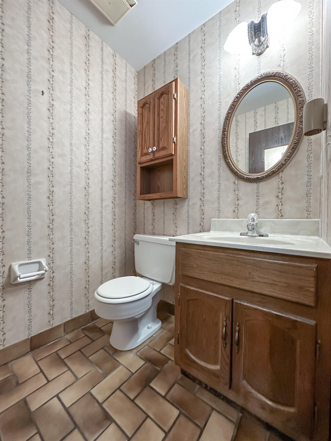 3313 North Bend Road, Unit H Cincinnati, OH 45239 - Photo 11 of 27