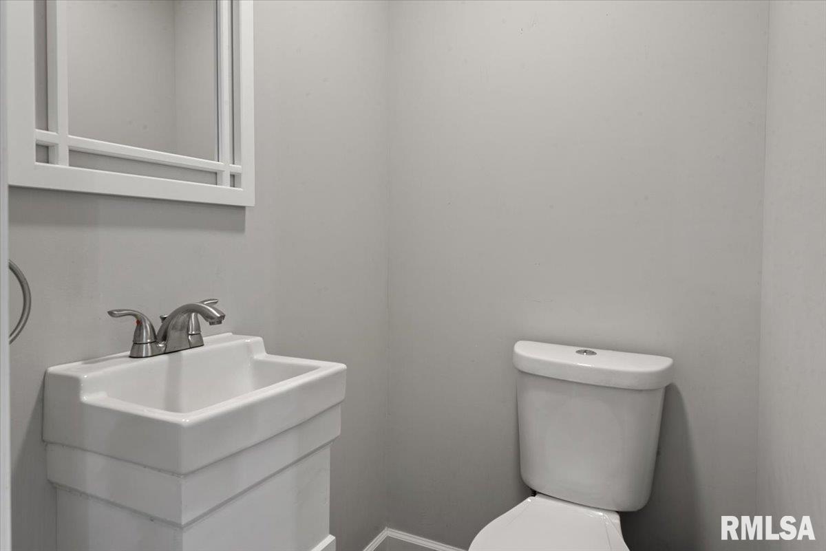 5 Sunset Drive Jacksonville, IL 62650 - Photo 19 of 44