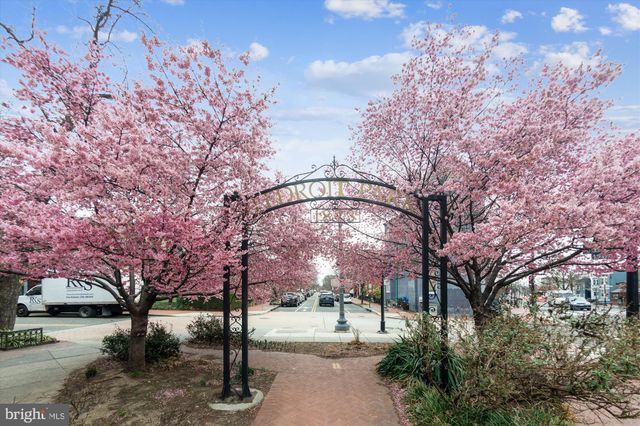 a car parked in front of a building