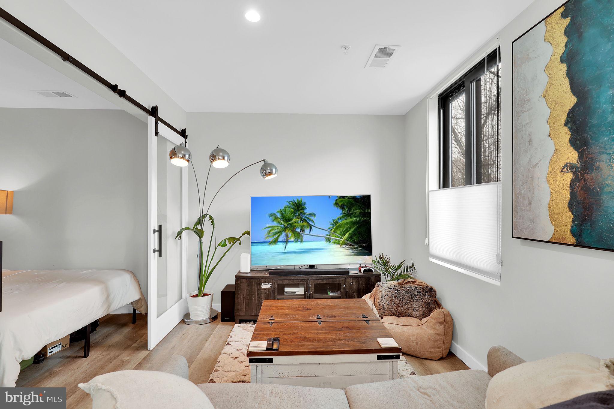 700 Roeder Road, Unit 101 Silver Spring, MD 20910 - Photo 6 of 16