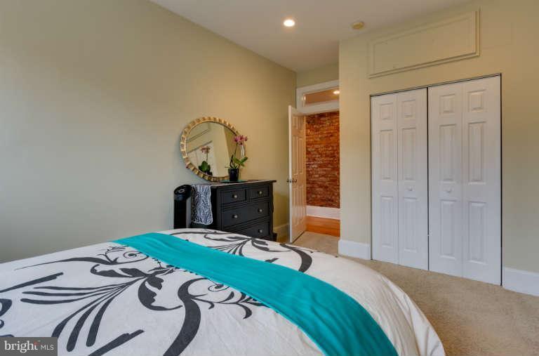 1423 R Street Northwest, Unit 206 Washington, DC 20009 - Photo 22 of 24 Bedroom