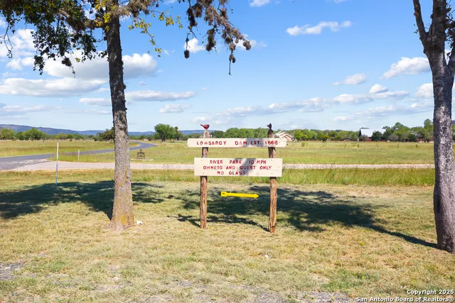 $480,000 | 867 Rivertree Road, Rio Frio, TX 78879