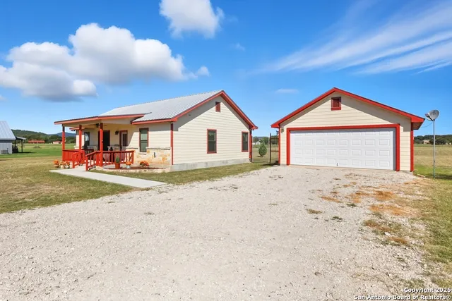 $480,000 | 867 Rivertree Road, Rio Frio, TX 78879