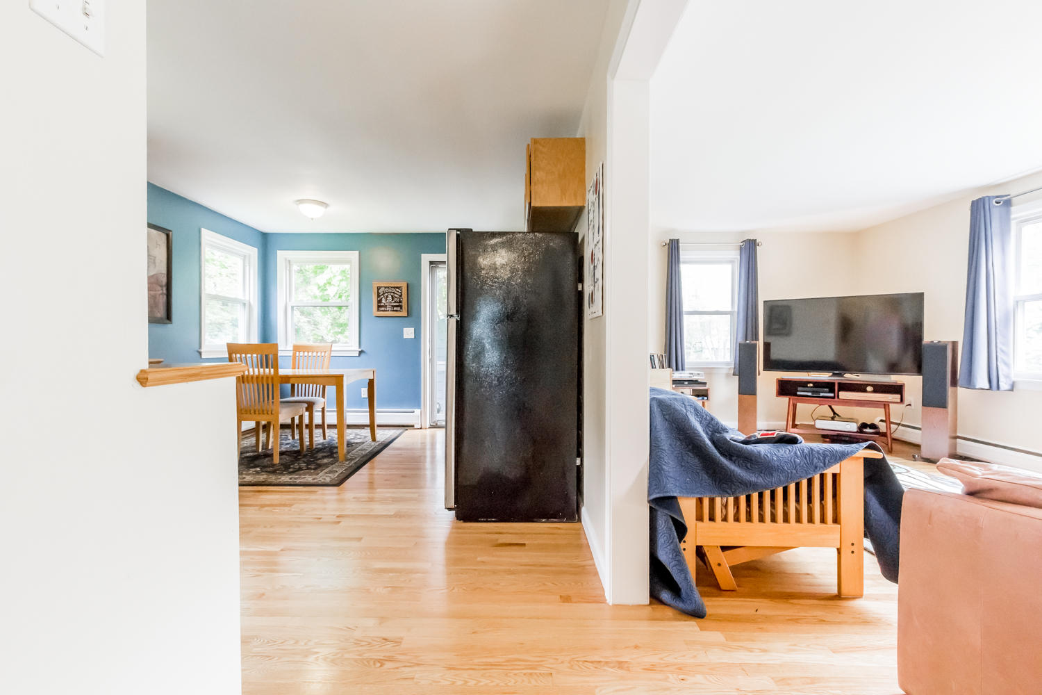 18 Campion Road Cape Elizabeth, ME 04107 - Photo 11 of 27 Kitchen/livingroom