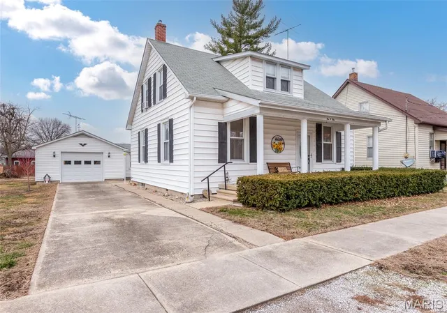 $160,000 | 105 North 3rd Street, New Baden, IL 62265