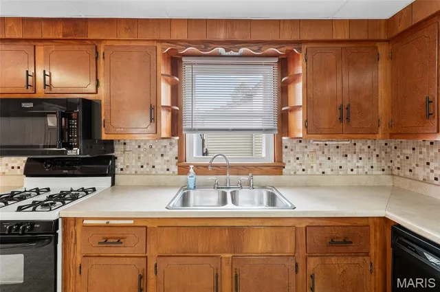 $160,000 | 105 North 3rd Street, New Baden, IL 62265