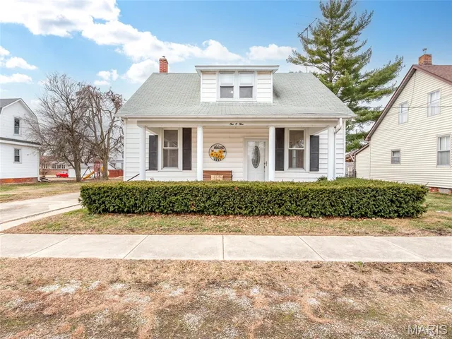 $160,000 | 105 North 3rd Street, New Baden, IL 62265