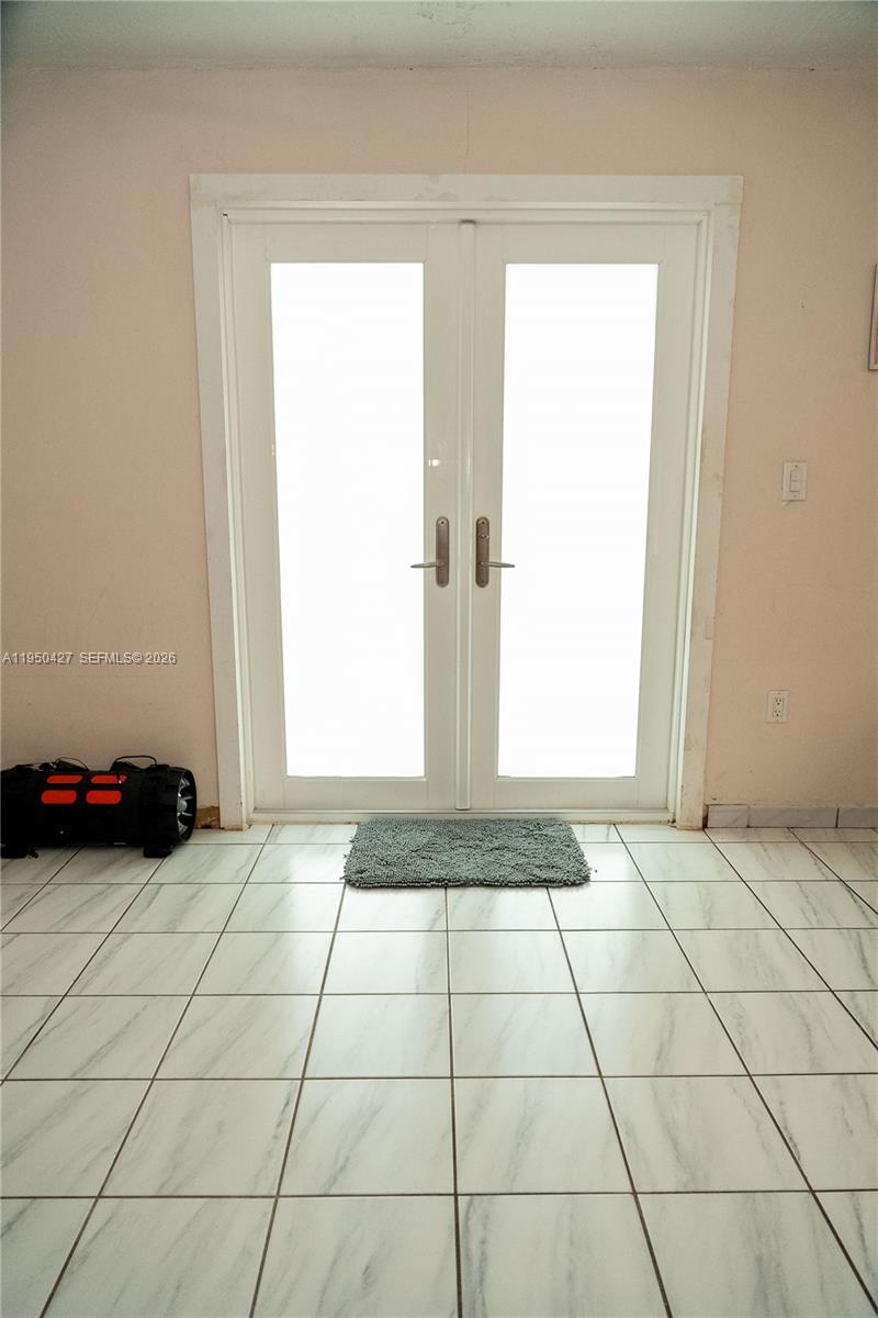 3700 Southwest 139th Avenue Miami, FL 33175 - Photo 31 of 40 a view of a livingroom with a pathway